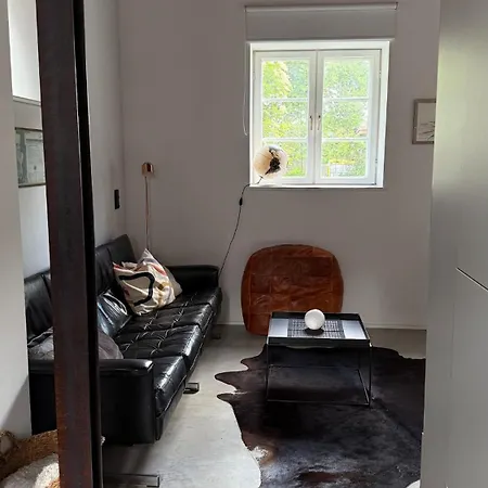 Von Esmarch Erste Huelfe Apartman *